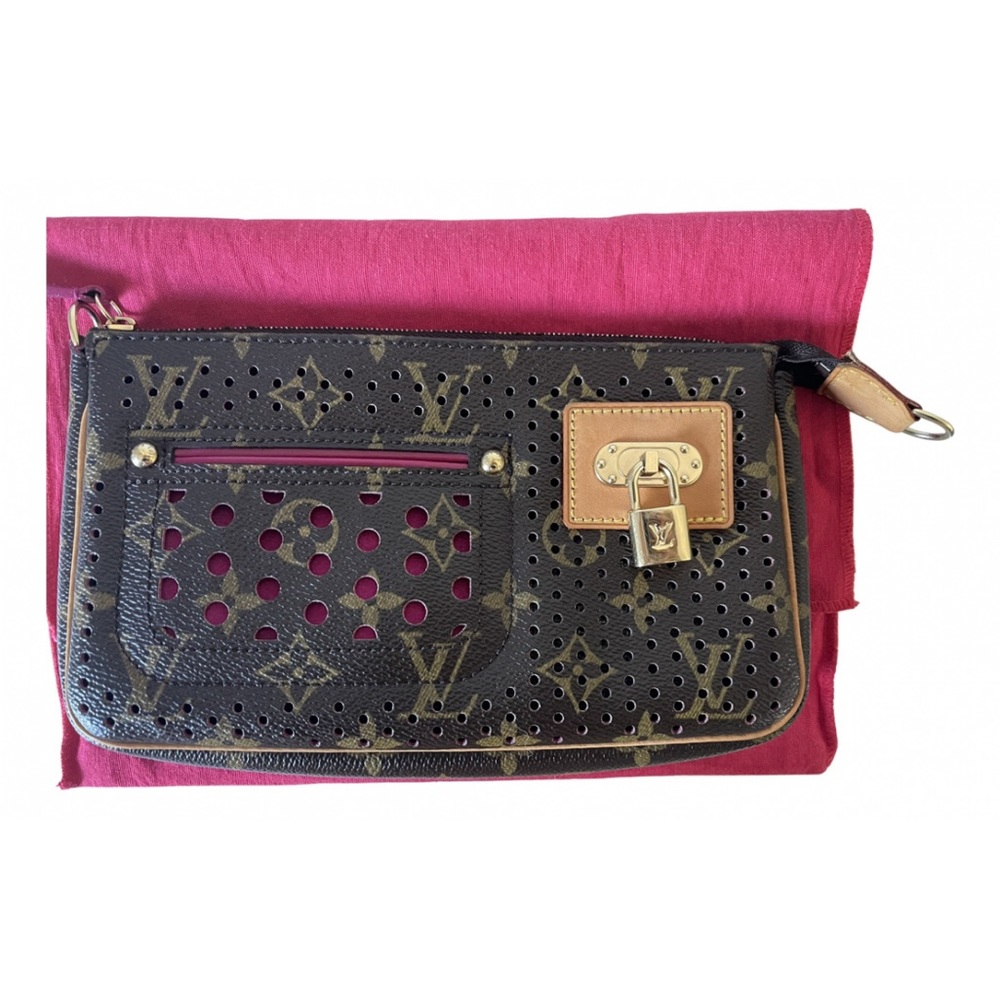Louis Vuitton Vintage Limited Edition pochette.